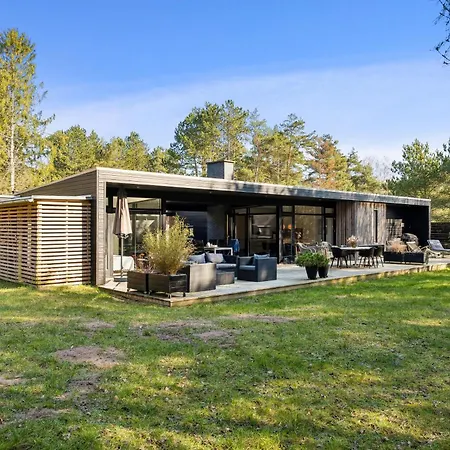 8-person In Fuglslev With Indoor And Outdoor Spa, Sauna And Large Annex Surrounded By Forest And Close To And Ree Park